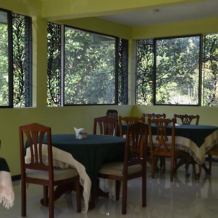 Green Woods Guest Kandy Exterior photo